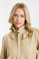 IN fronr bluse Vera